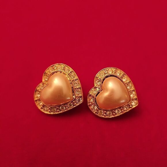 Avon Vintage Signed Gold Plated Pearl Rhinestone Clip-on Heart Earrings - Picture 1 of 3